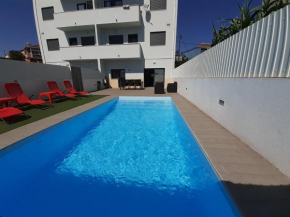 Amazing 2 Suites with pool Almada I